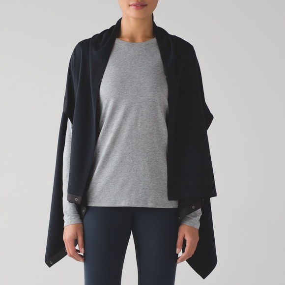 lululemon athletica Accessories - Lululemon navy vinyasa scarf wrap